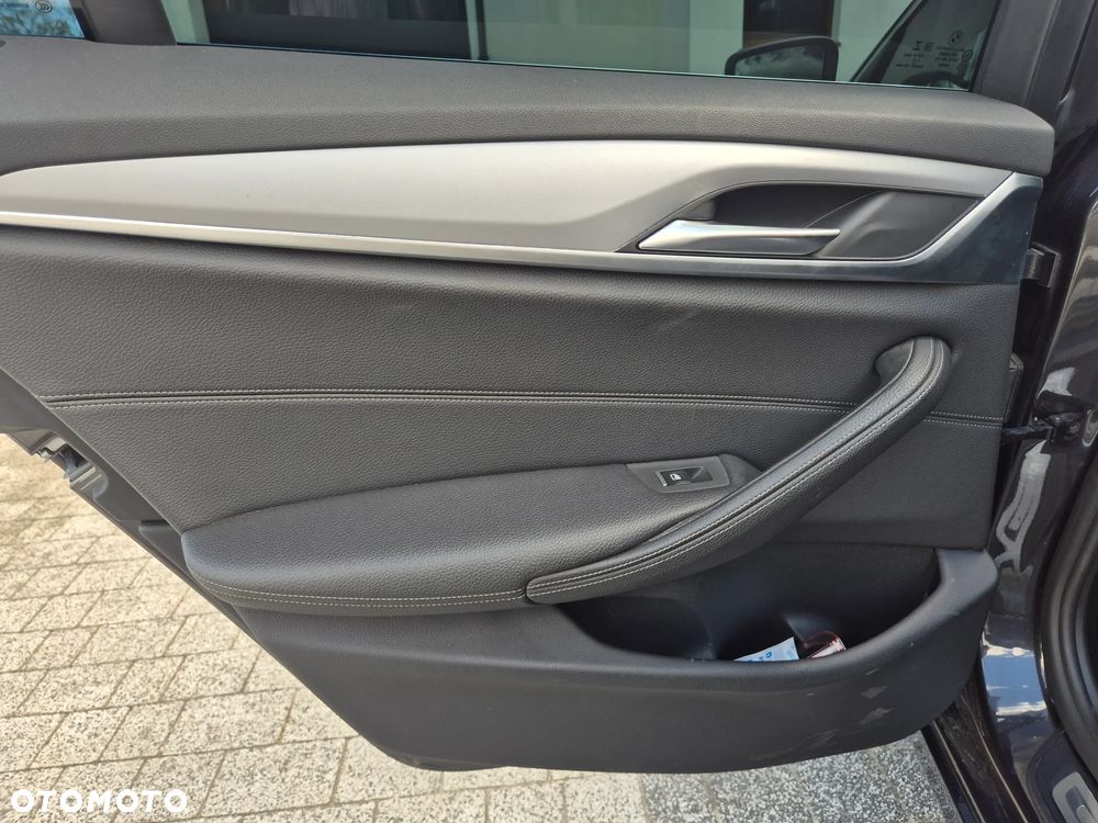 BMW Seria 5 520d - 14