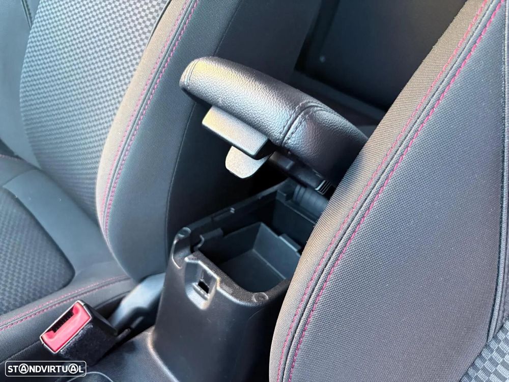 Ford Fiesta 1.0 EcoBoost ST-Line - 35