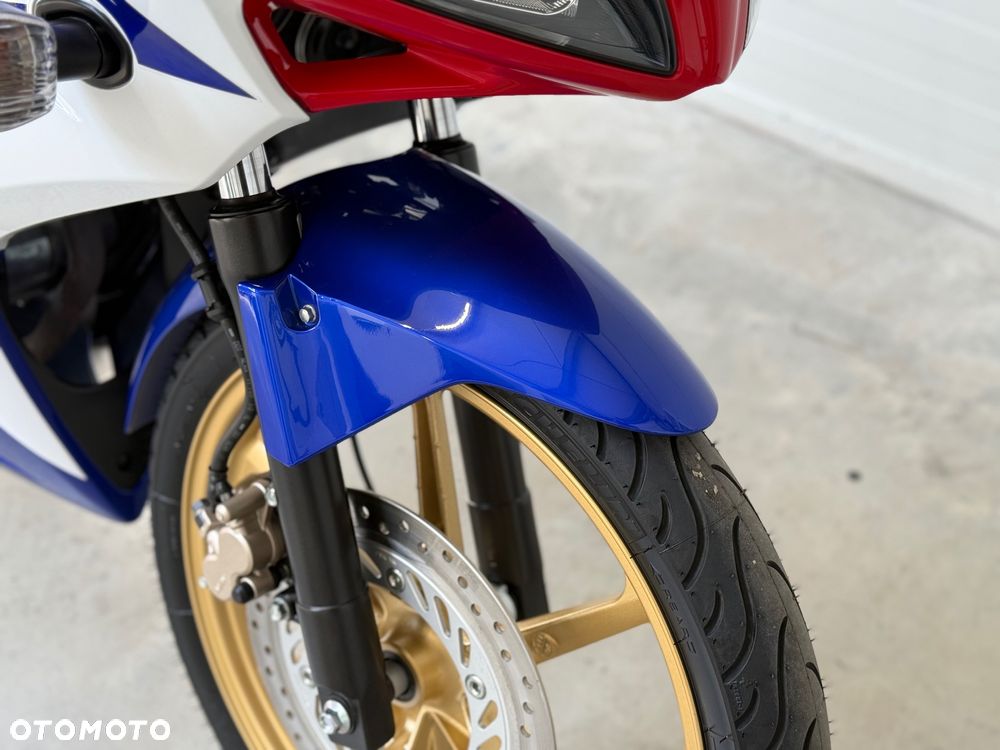 Honda CBR - 8