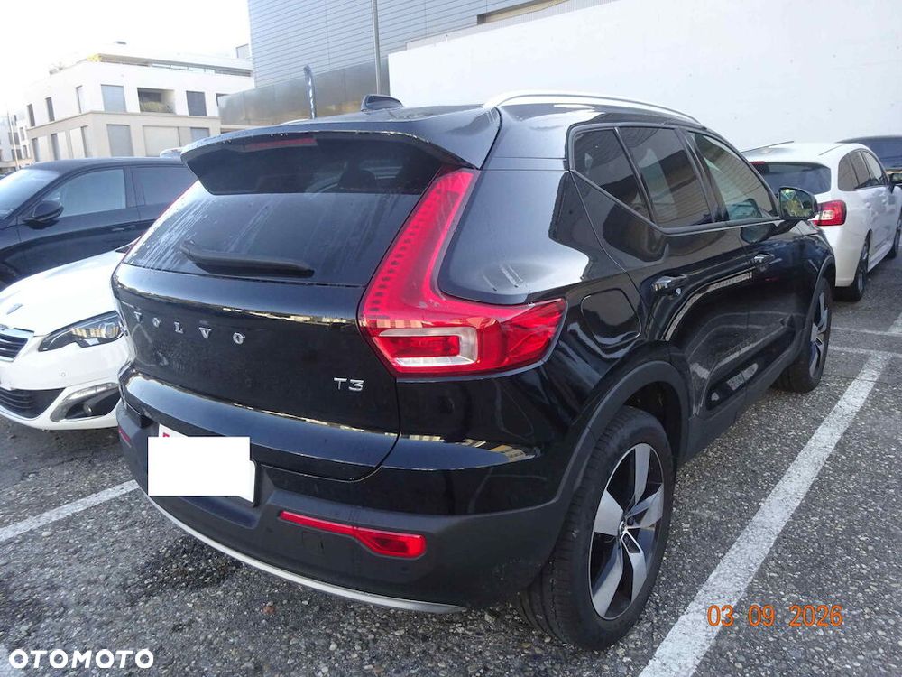 Volvo XC 40 T3 Momentum - 4
