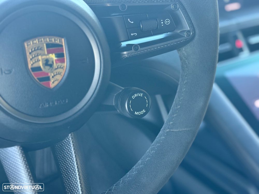 Porsche Taycan 4S Bateria Performance Plus - 31
