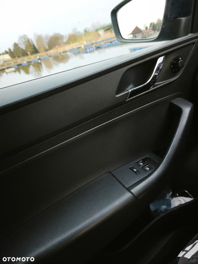 Skoda RAPID 1.6 TDI Elegance - 10