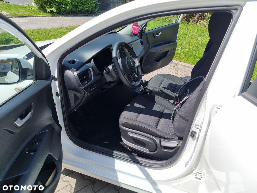 Kia Rio 1.2 M - 9