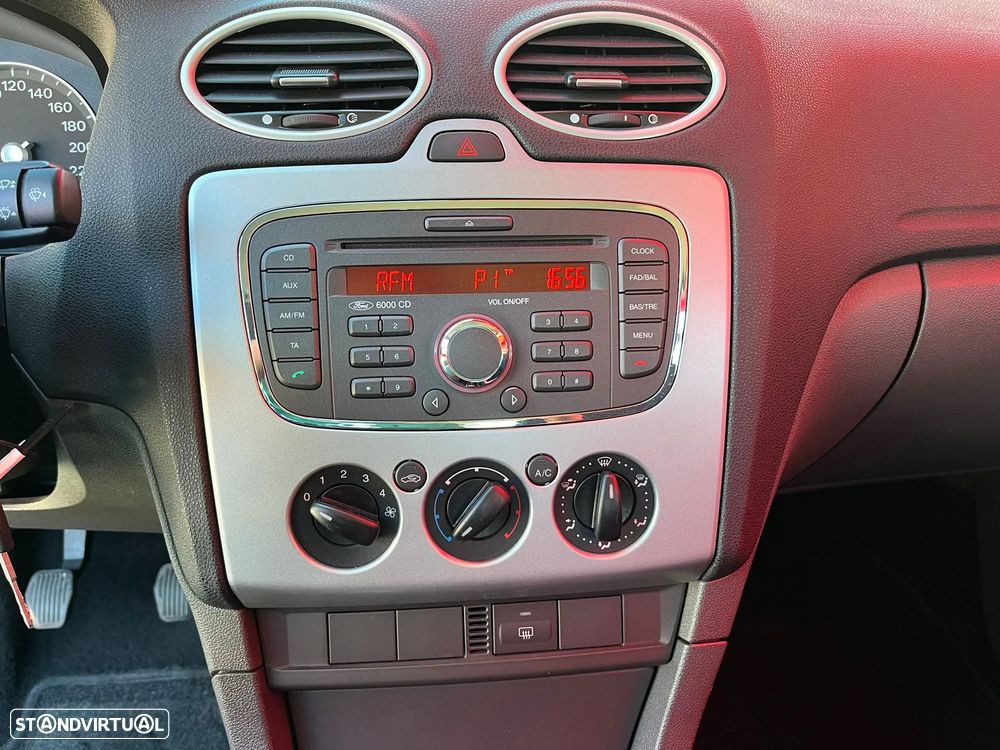 Ford Focus SW 1.6 TDCi Titanium - 21