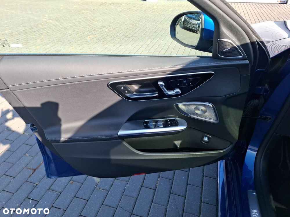 Mercedes-Benz Klasa C 200 mHEV 4-Matic AMG - 16