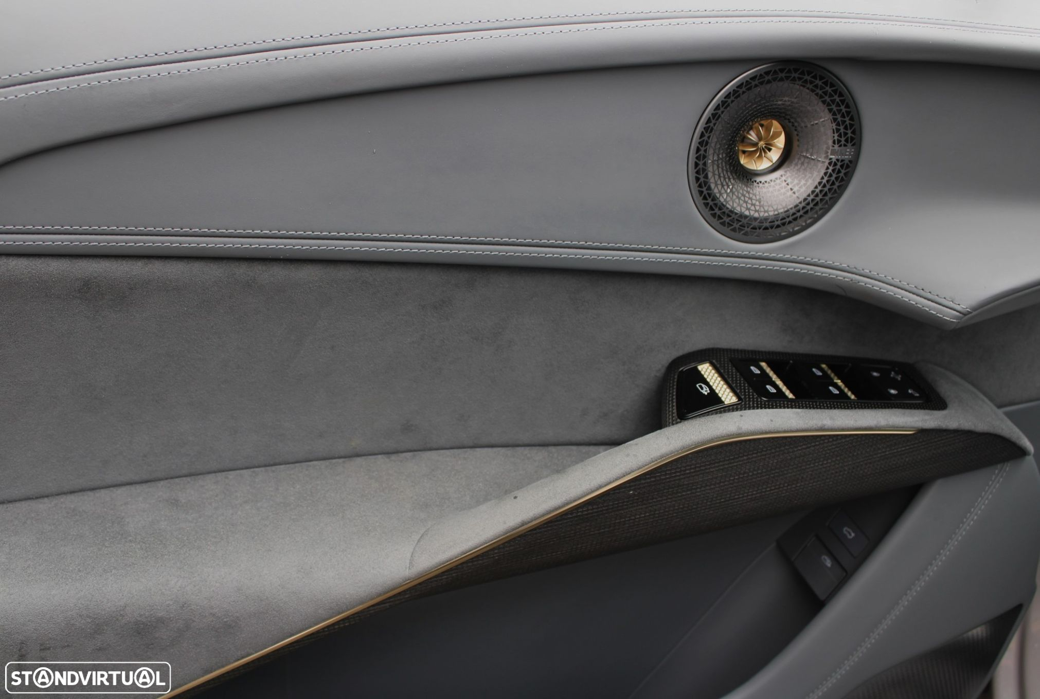 Lotus Eletre - 16