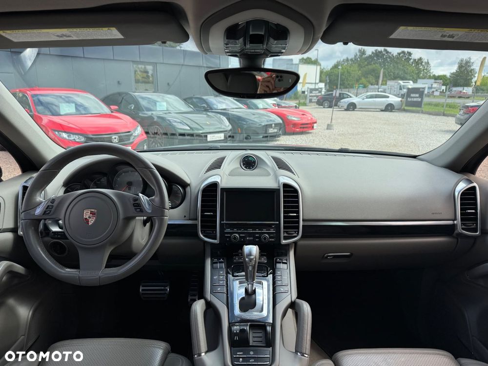 Porsche Cayenne S - 12