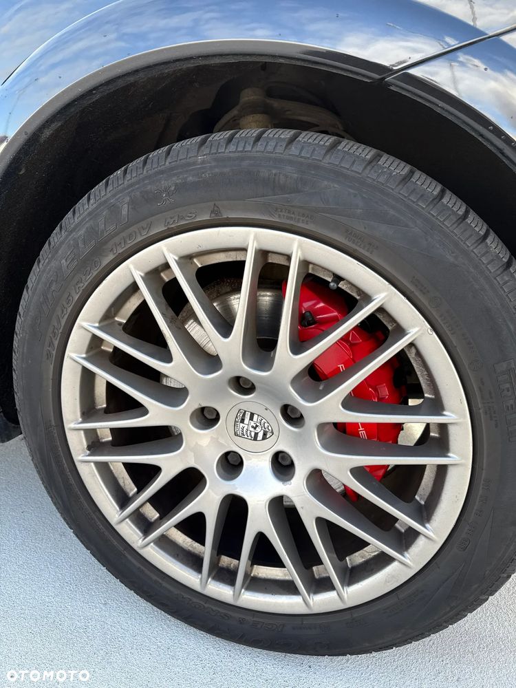 Porsche Cayenne GTS - 18