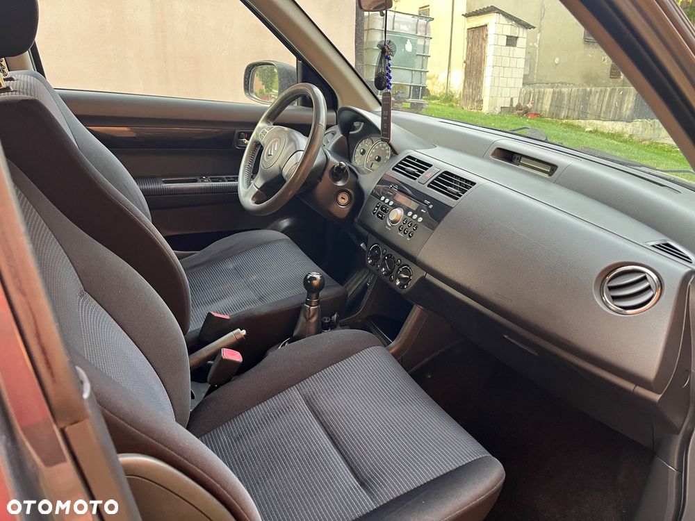 Suzuki Swift 1.3 GS / Premium 4WD - 5
