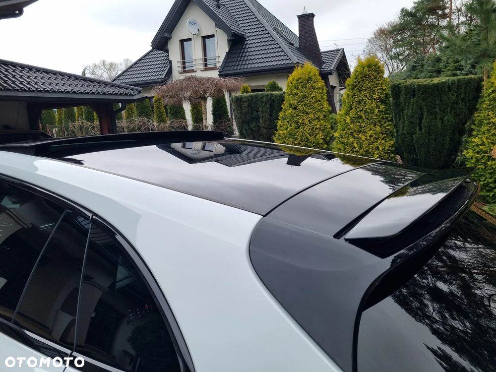 Porsche Panamera 4S Executive - 33