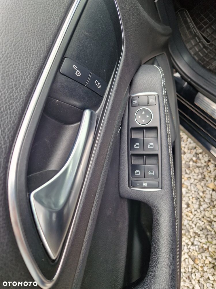 Mercedes-Benz Klasa A 180 (BlueEFFICIENCY) 7G-DCT Urban - 33