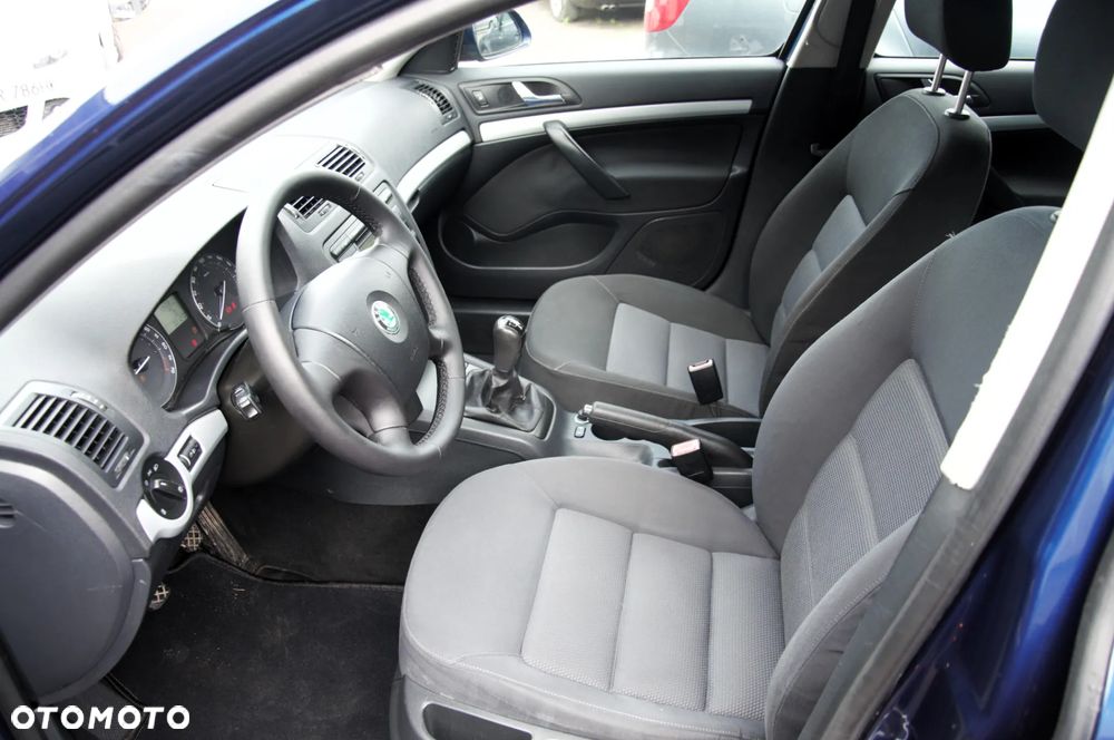 Skoda Octavia 1.6 Combi Selection - 2