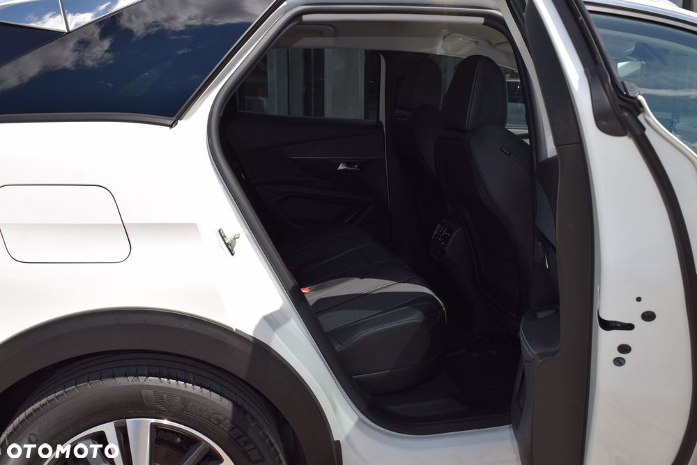 Peugeot 3008 225 e-EAT8 Allure - 24