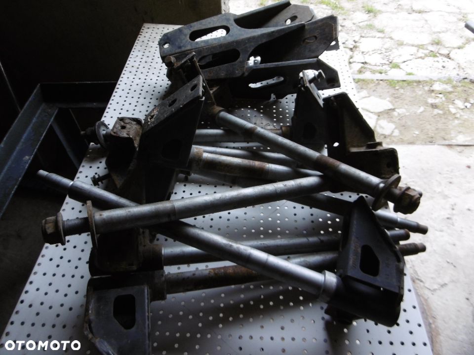 ŚRUBA WAHACZA MASTER MOVANO - 2