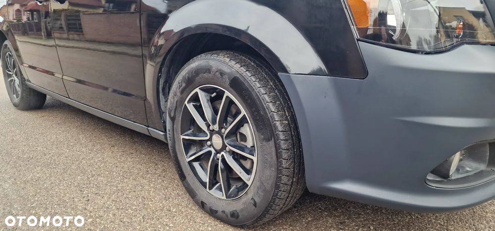 Dodge Grand Caravan - 9