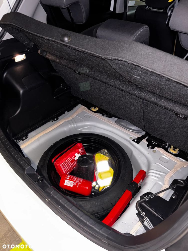 Toyota Yaris - 8