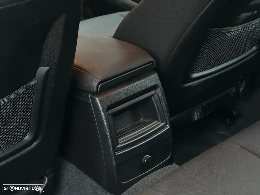 BMW 116 d Line Urban Auto - 24