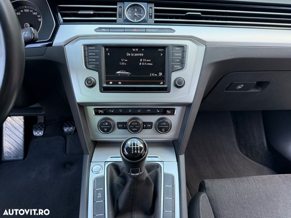 Volkswagen Passat - 20