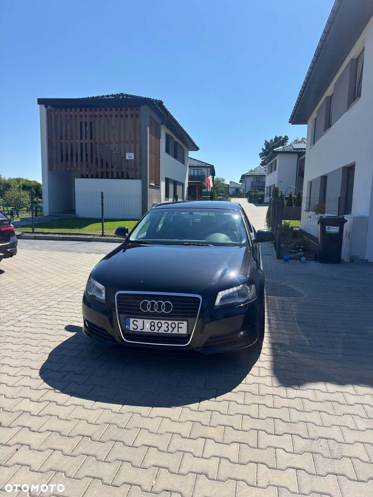 Audi A3 Sportback 2.0 TDI DPF Ambiente - 2