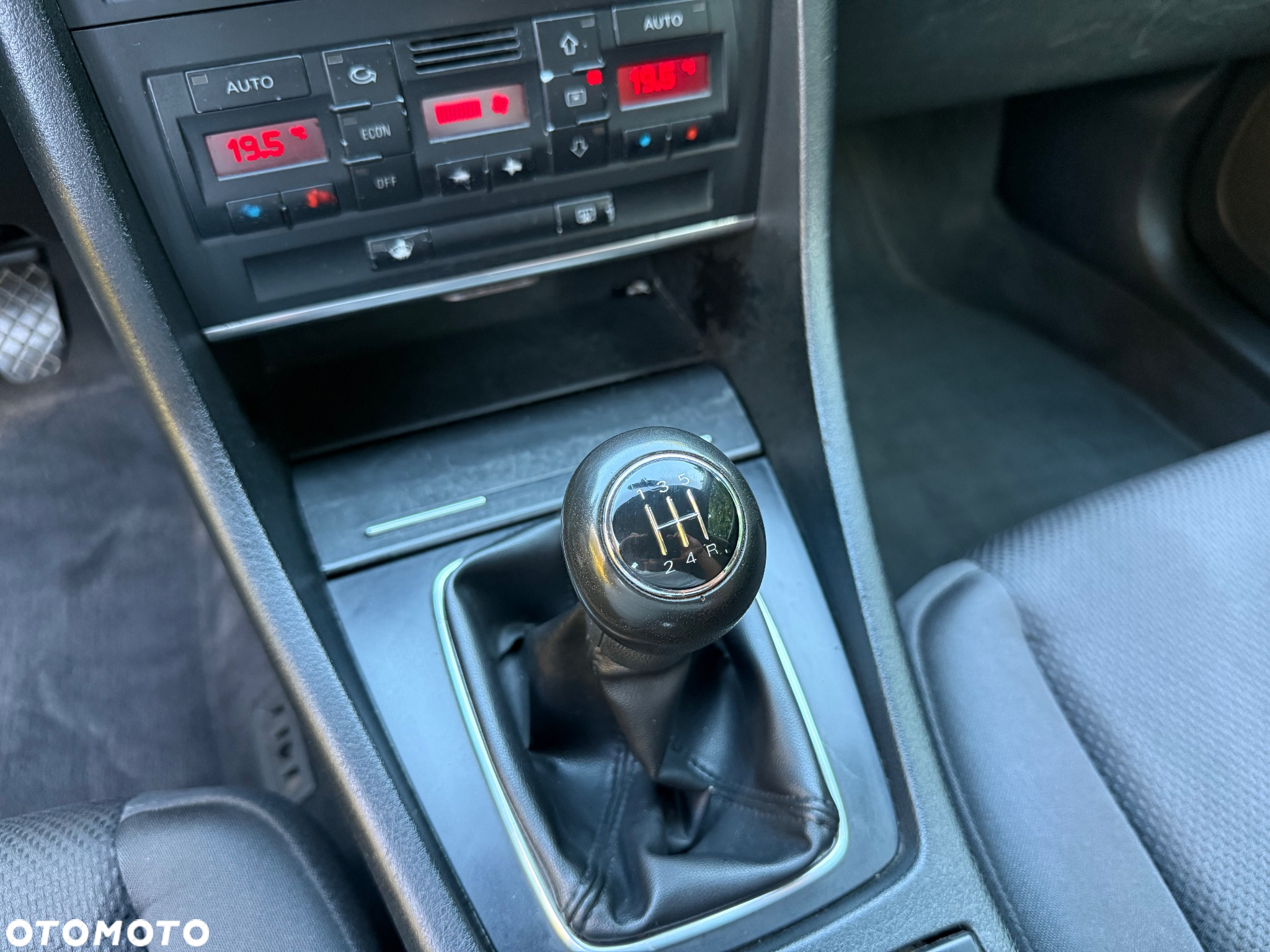 Audi A4 2.0 - 16