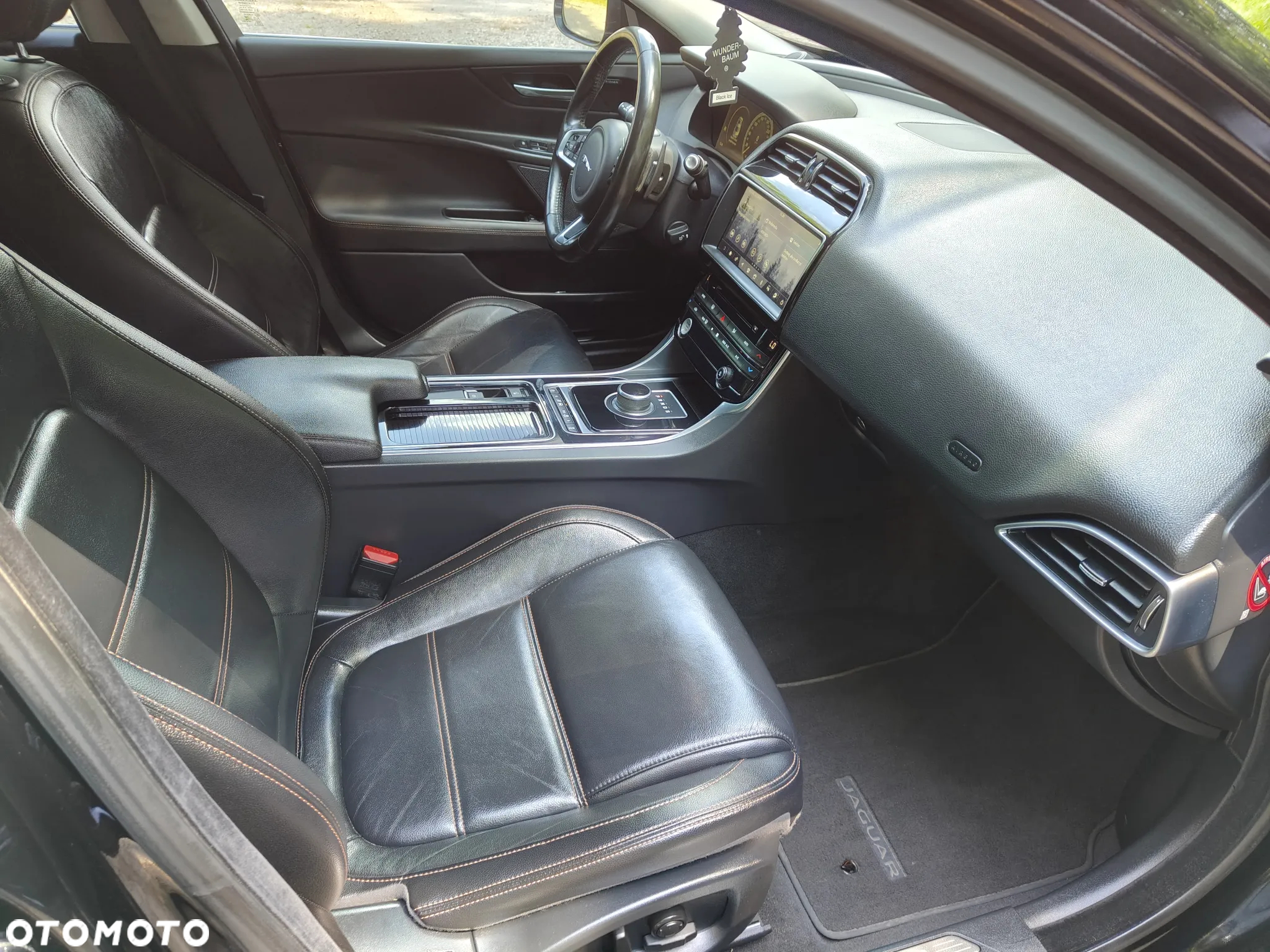 Jaguar XE 2.0 D AWD Portfolio - 23