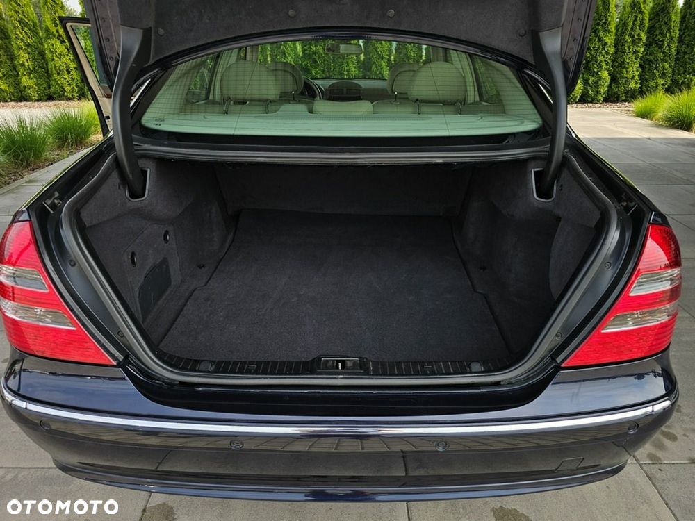 Mercedes-Benz Klasa E 320 Elegance - 31