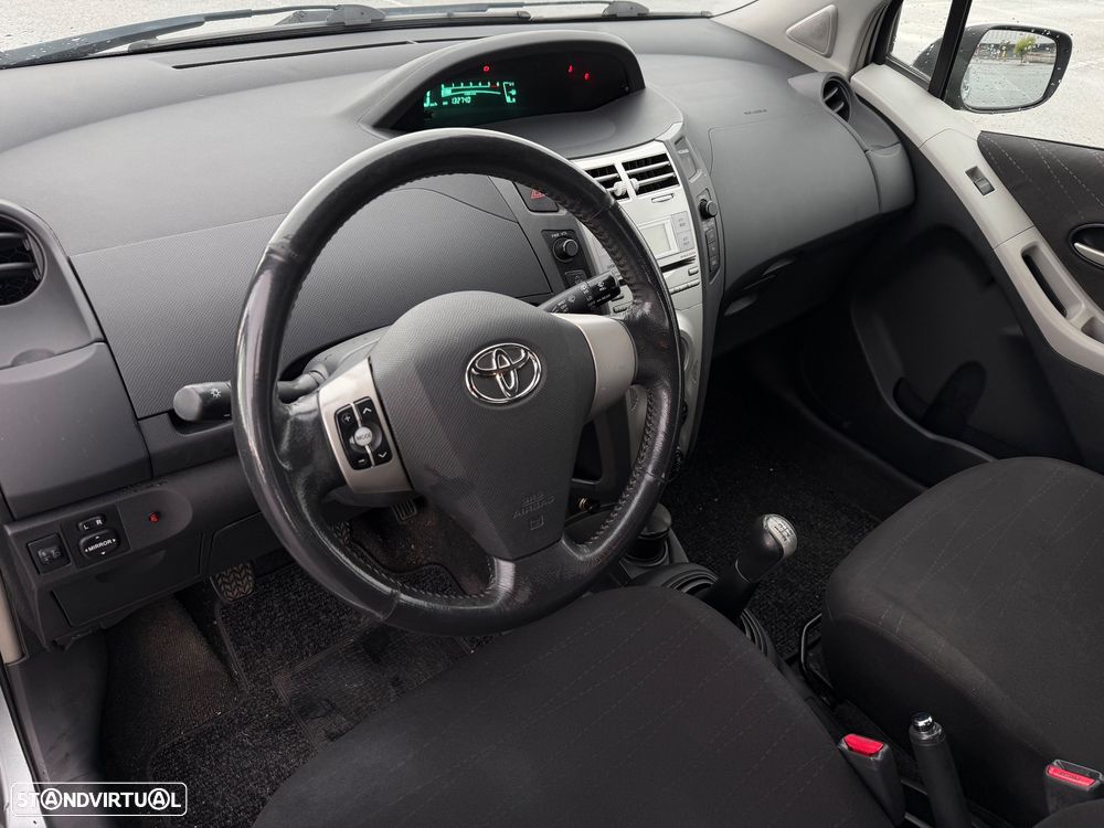 Toyota Yaris 1.0 VVT-i Sol High Pack - 5