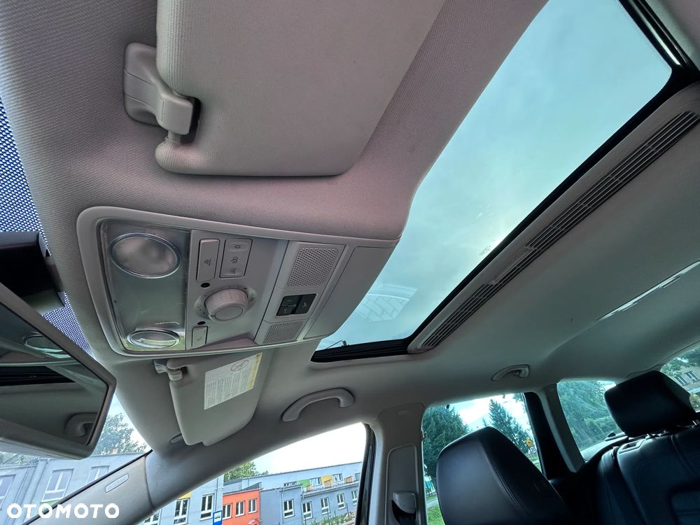 Volkswagen Passat Variant 2.0 TDI DPF R-Line Edition Plus - 26