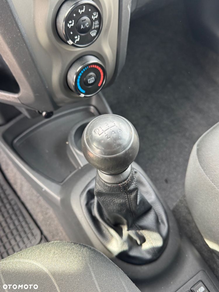 Toyota Yaris 1.33 Luna - 19