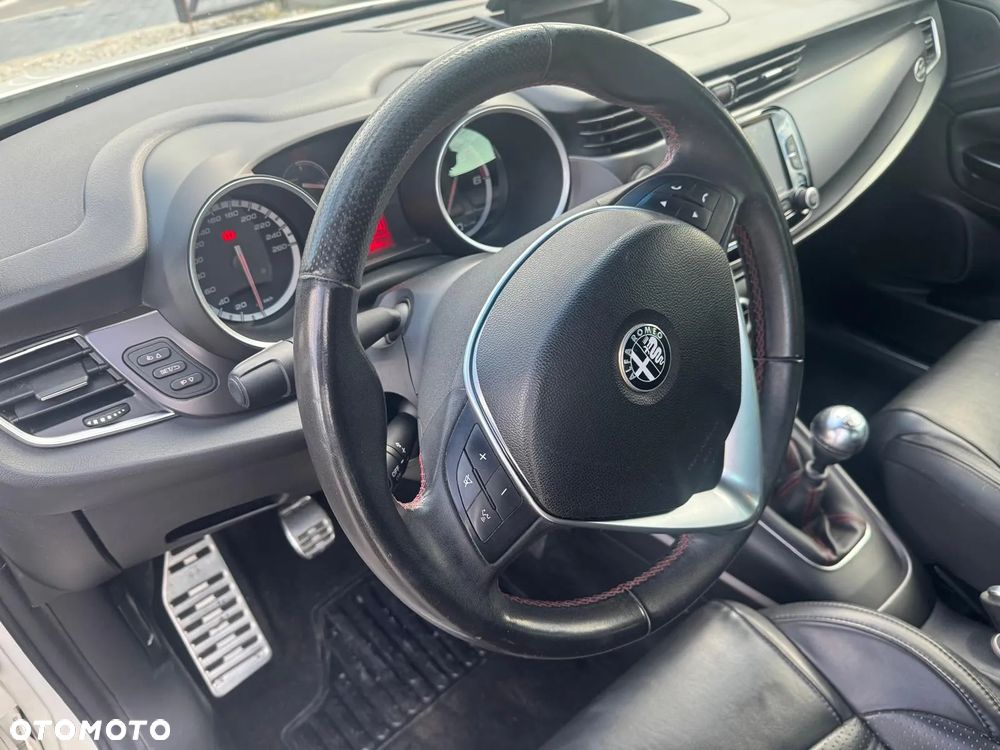 Alfa Romeo Giulietta 2.0 JTDM Distinctive EU6 - 18