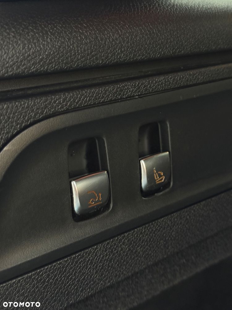 Mercedes-Benz GLC - 39