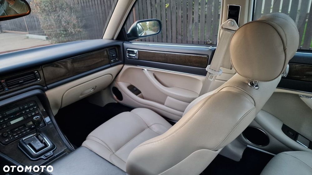 Jaguar XJR 4.0 - 14