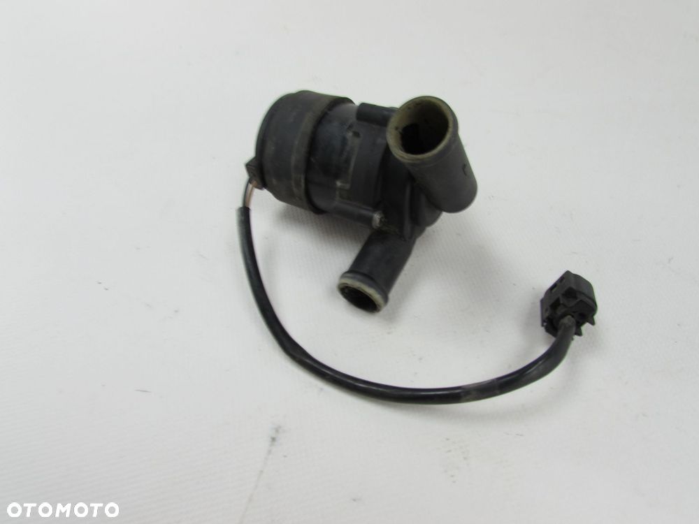 AUDI A6 C6 04-11 3.0 TDI DODATKOWA POMPA OBIEGU WODY 9005470E - 3