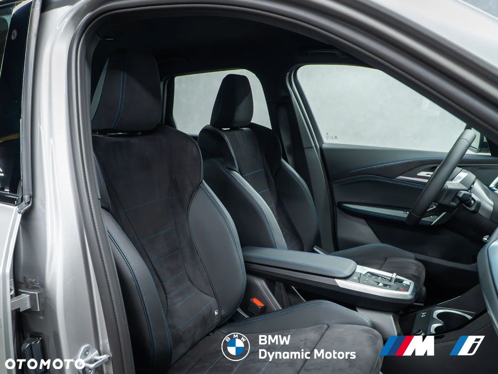 BMW iX1 eDrive20 M Sportpaket - 24