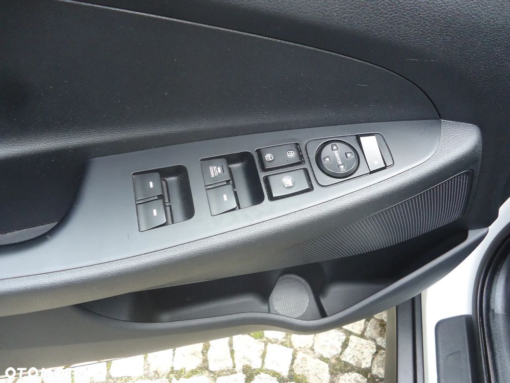 Hyundai Tucson 1.6 GDI BlueDrive Classic 2WD - 17