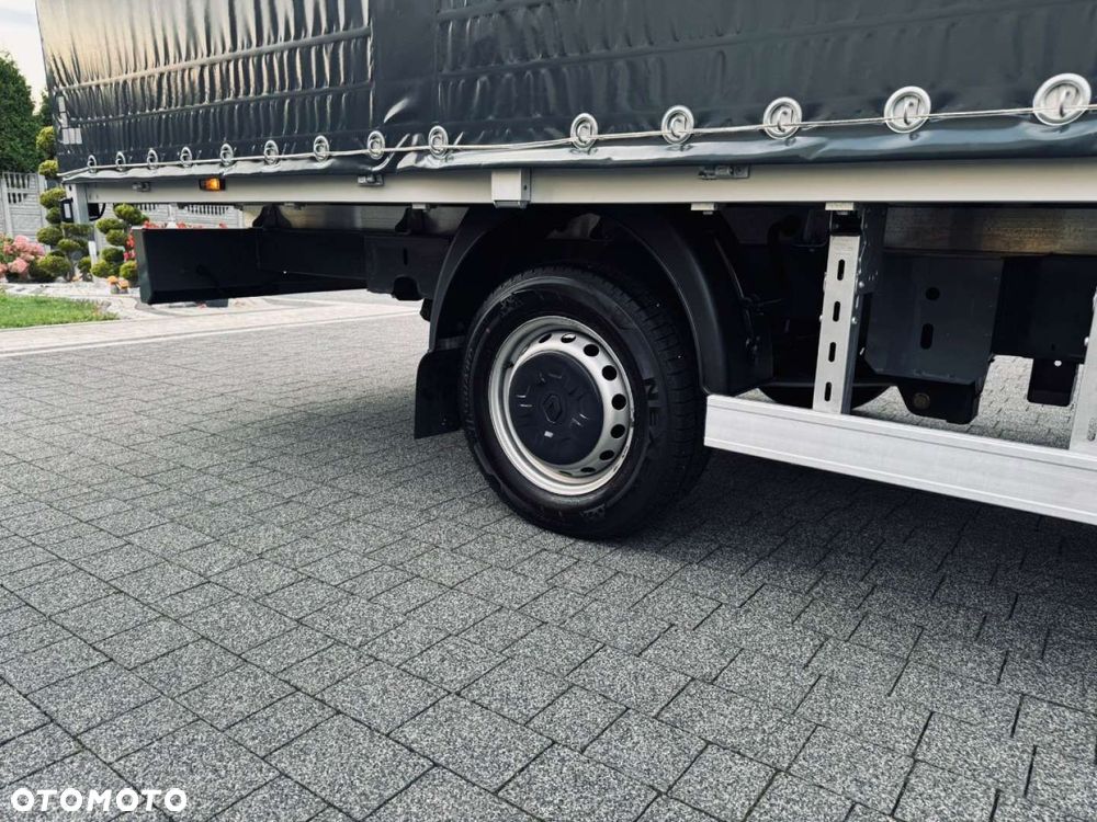 Renault Master Nowa Sztuka Salon Polska - 29