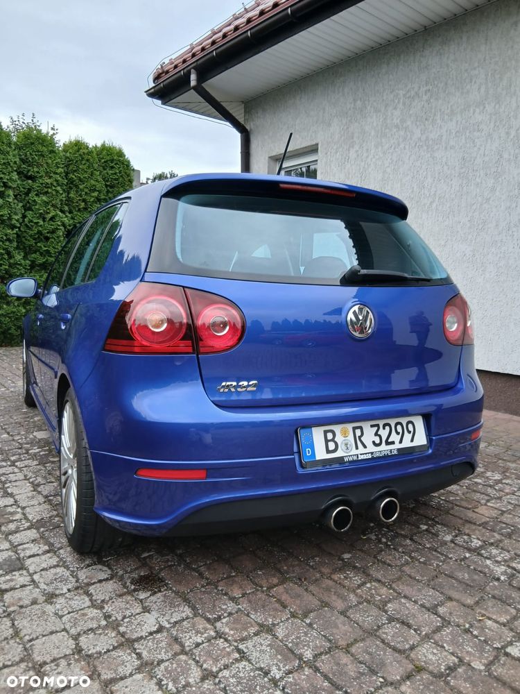 Volkswagen Golf R32 - 12