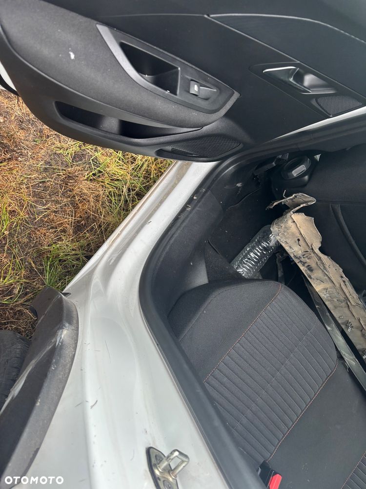 Peugeot 2008 1.2 PureTech Allure Pack S&S - 10