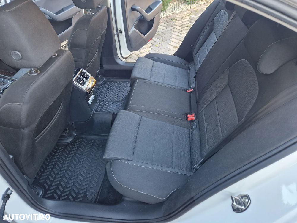 Skoda Superb 2.0 TDI Ambition - 10