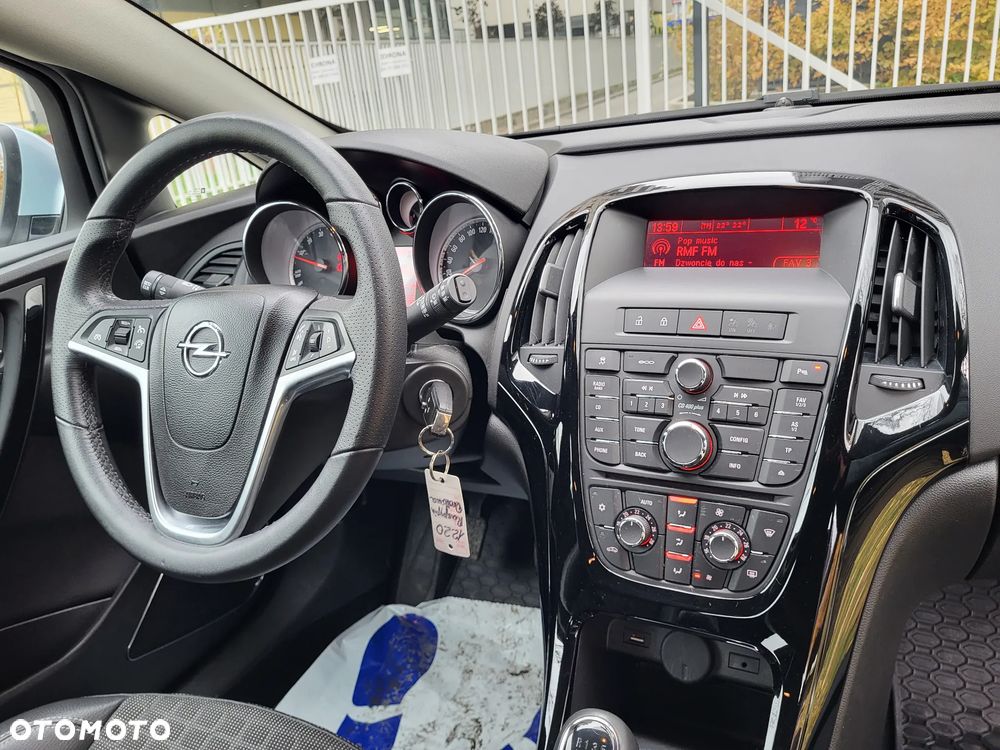 Opel Astra IV GTC 1.6 T SIDI Sport S&S EU6 - 10