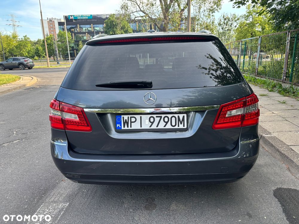 Mercedes-Benz Klasa E 220 CDI DPF BlueEFFICIENCY Automatik Avantgarde - 14