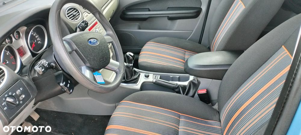 Ford Focus 1.6 16V Trend - 38