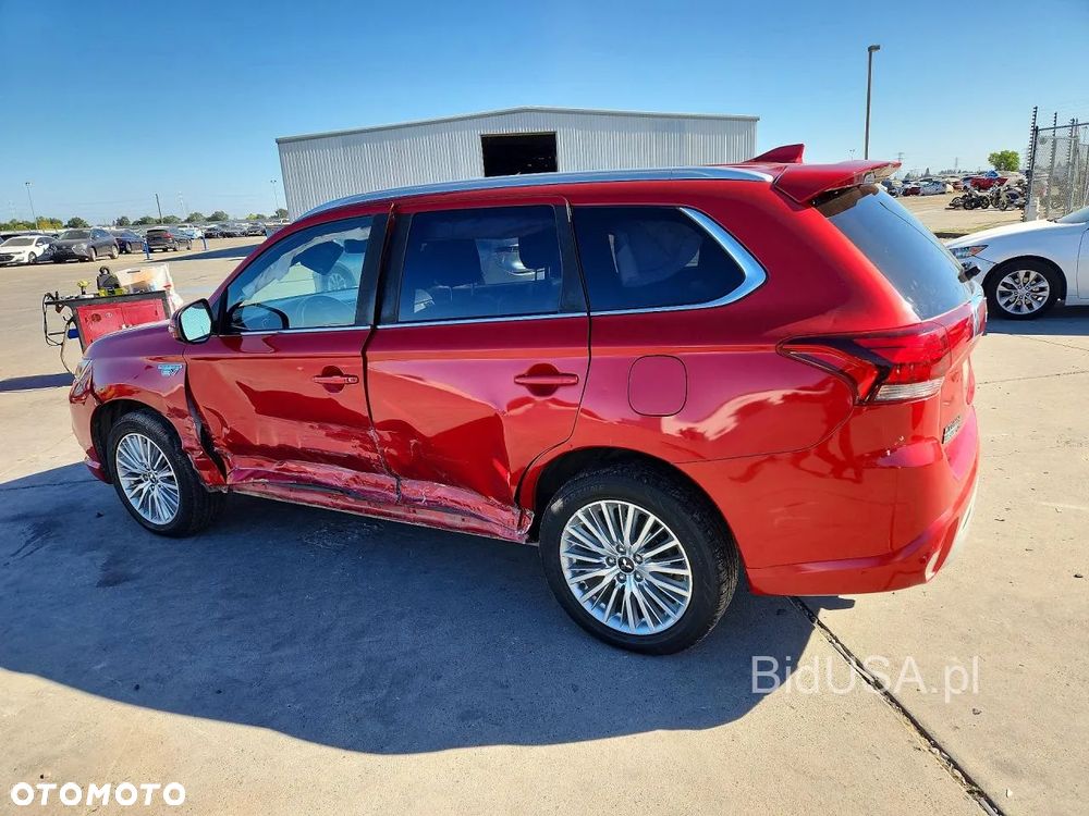 Mitsubishi Outlander - 12