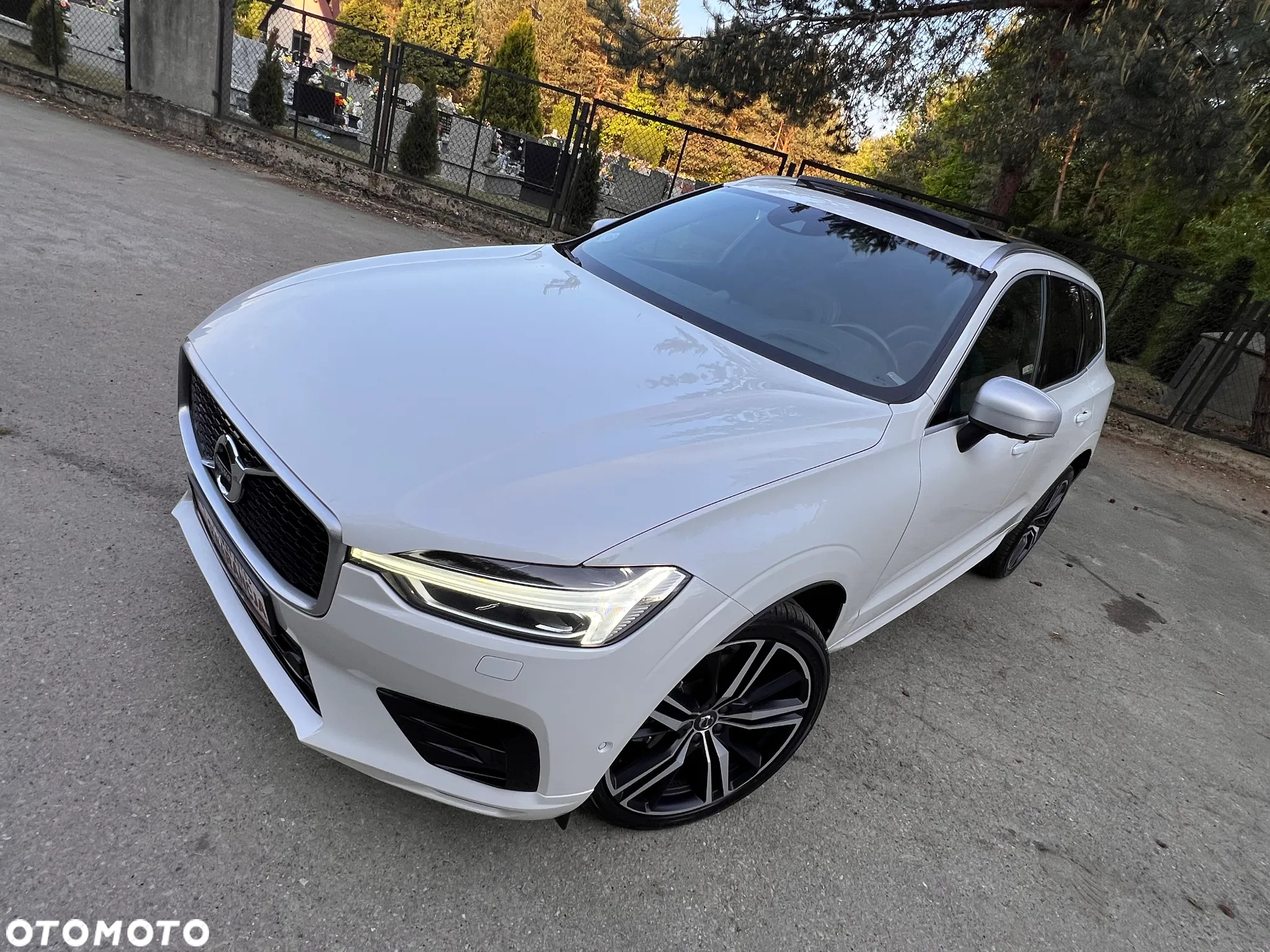 Volvo XC 60 D5 AWD R-Design - 4