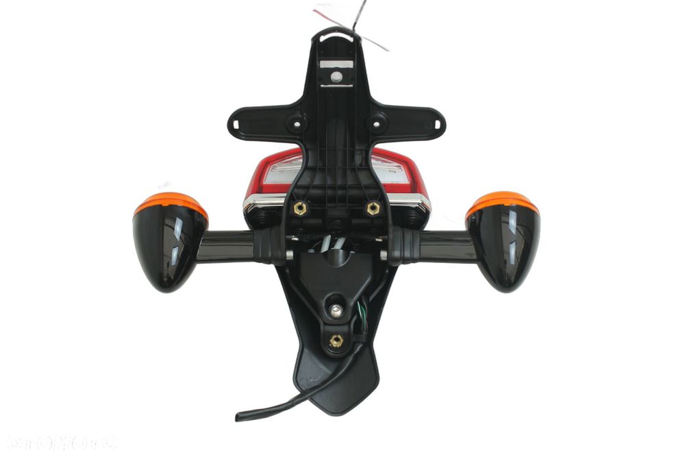 LAMPA TYLNA KIERUNKOWSKAZY Triumph T120 - 5