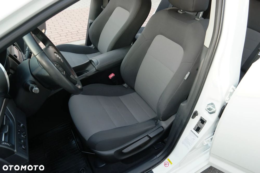 Toyota Avensis 1.8 Active - 26