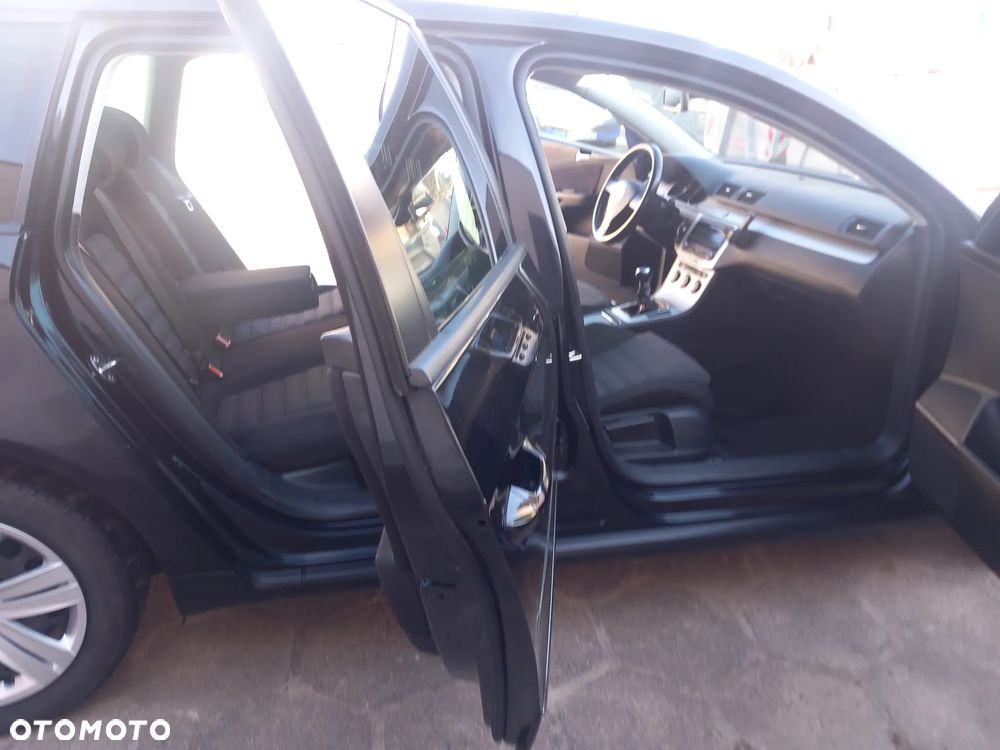Volkswagen Passat 2.0 TDI BlueMotion Technology Comfortline - 26