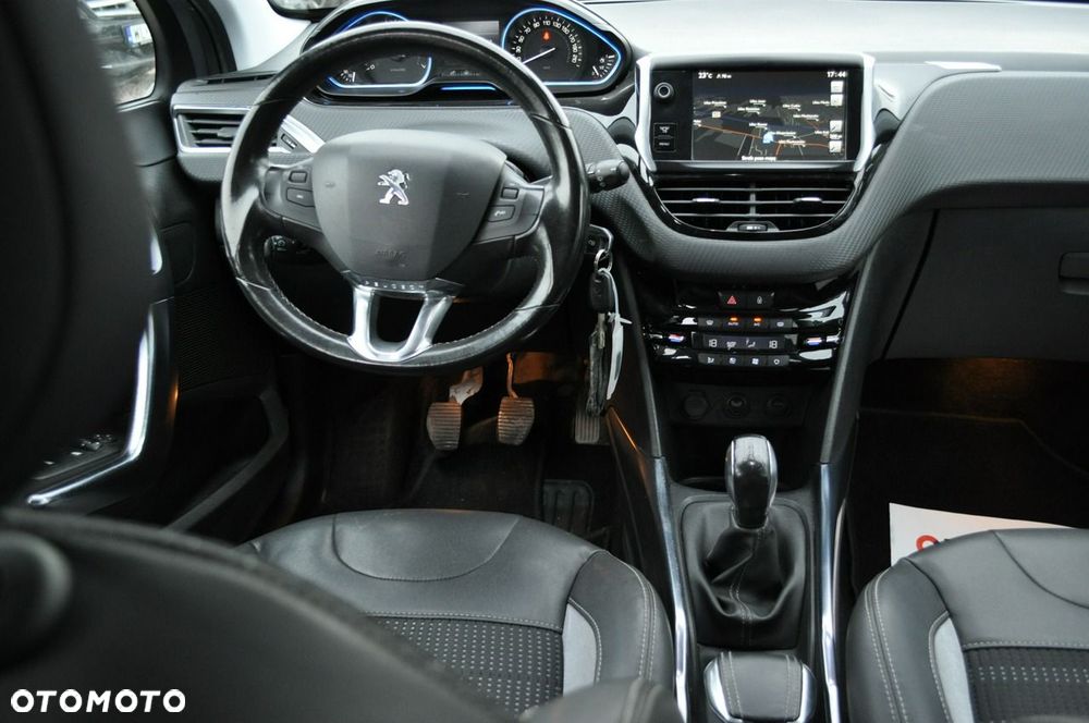Peugeot 2008 120 VTI Allure - 22