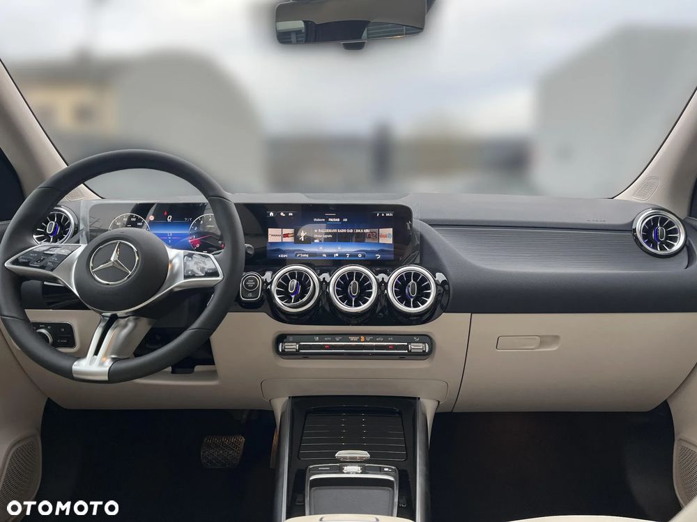 Mercedes-Benz GLA - 15