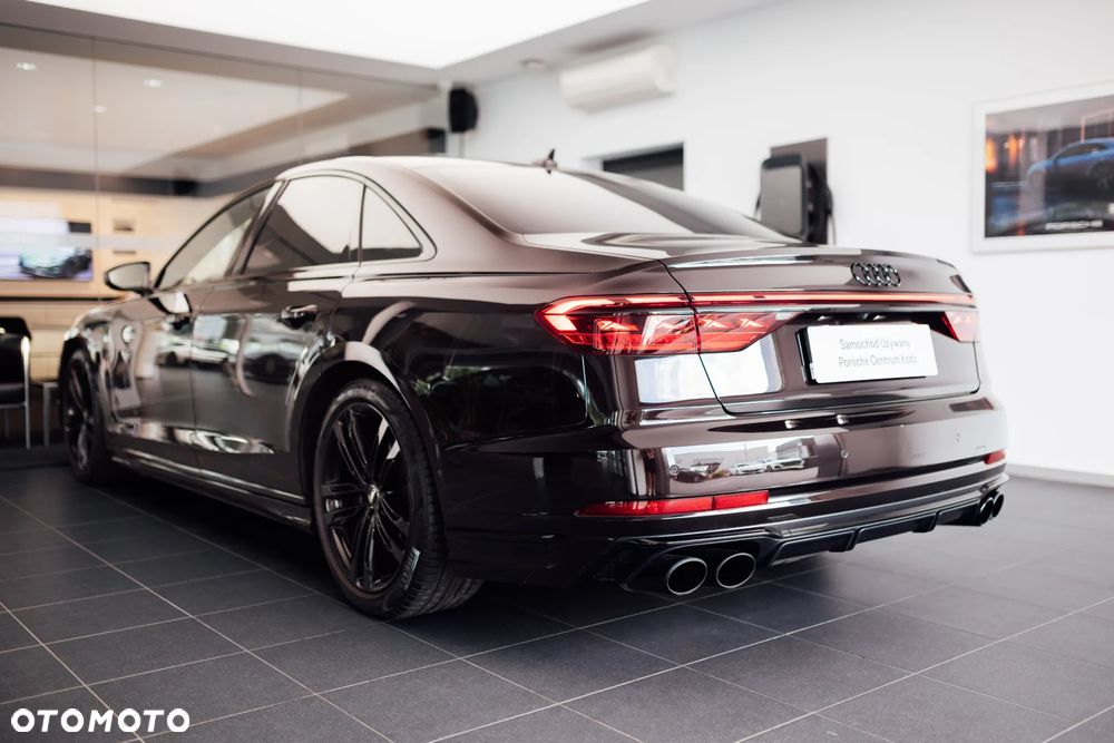 Audi S8 - 13